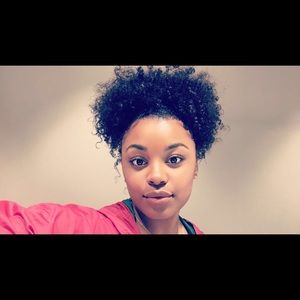 Meet your Posher, Ysann